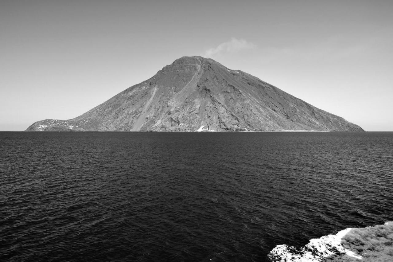 Villa A Lipari Eksteriør bilde
